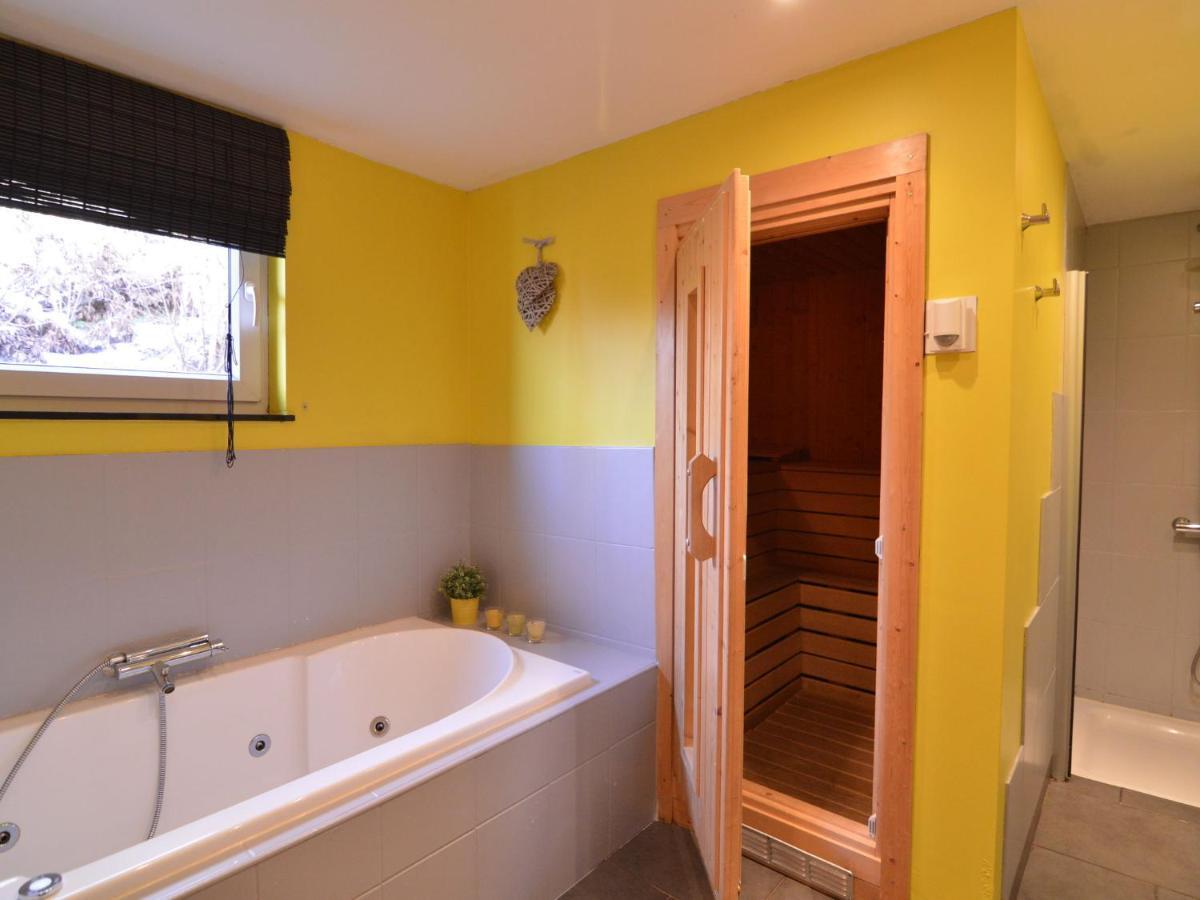 Detached House With Breathtaking Views Villa Malmedy Bagian luar foto